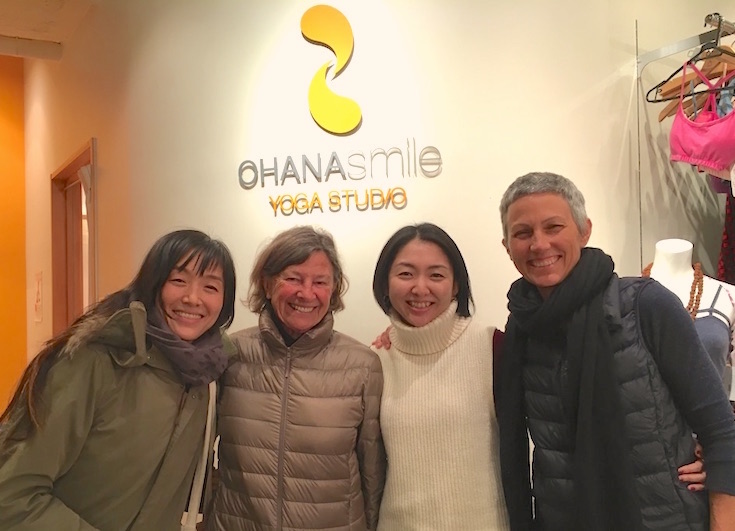 右よりマリア先生、スタッフ岩ちゃん、ジルさん、通訳の飯塚エミさん