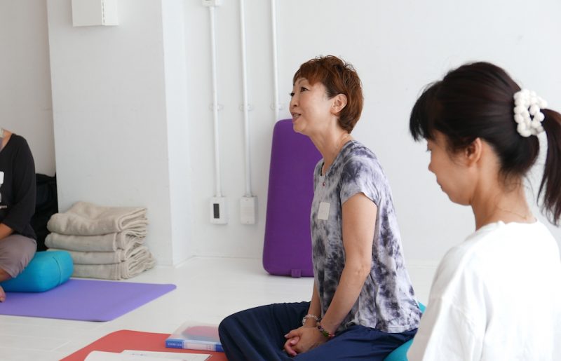 笑顔でお話している生徒さん
