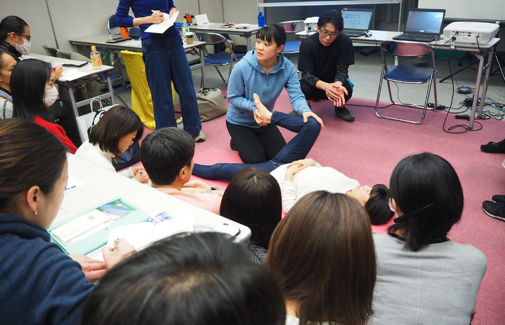 ヨガ安全指導員制度の講義風景