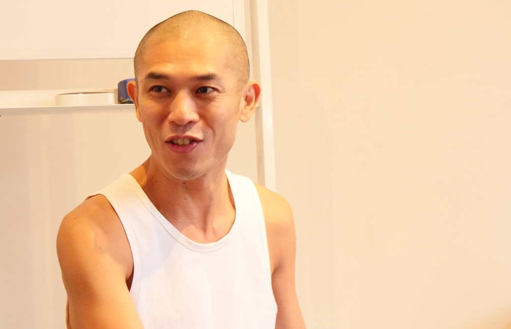 佐藤ゴウ先生が人間力の講座でお話をしている様子