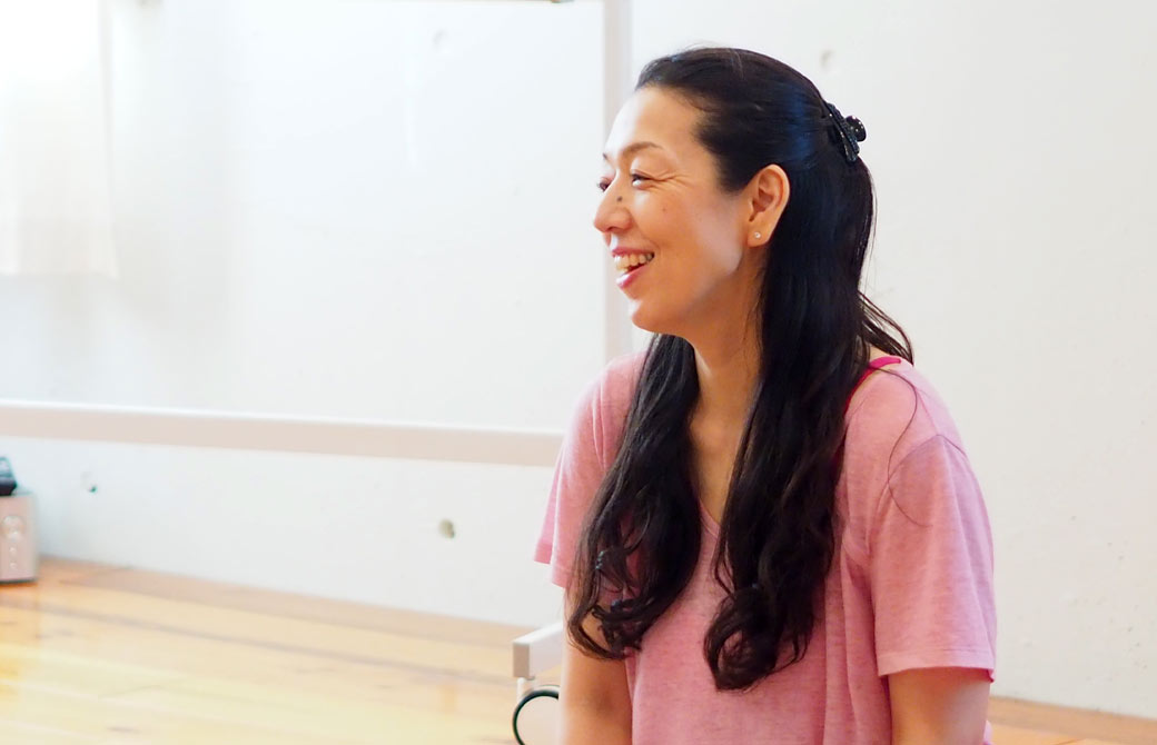 リストラティブヨガ集中講座の川原朋子先生