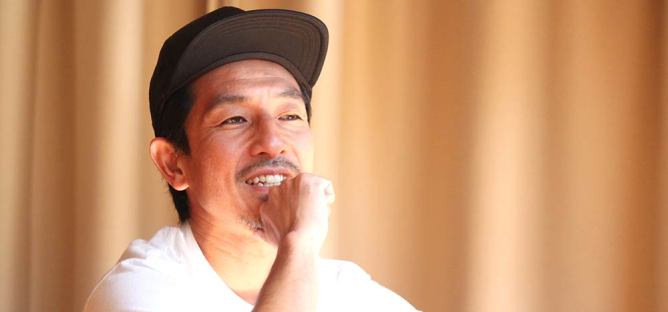 山本俊朗先生がインタビューを受けている