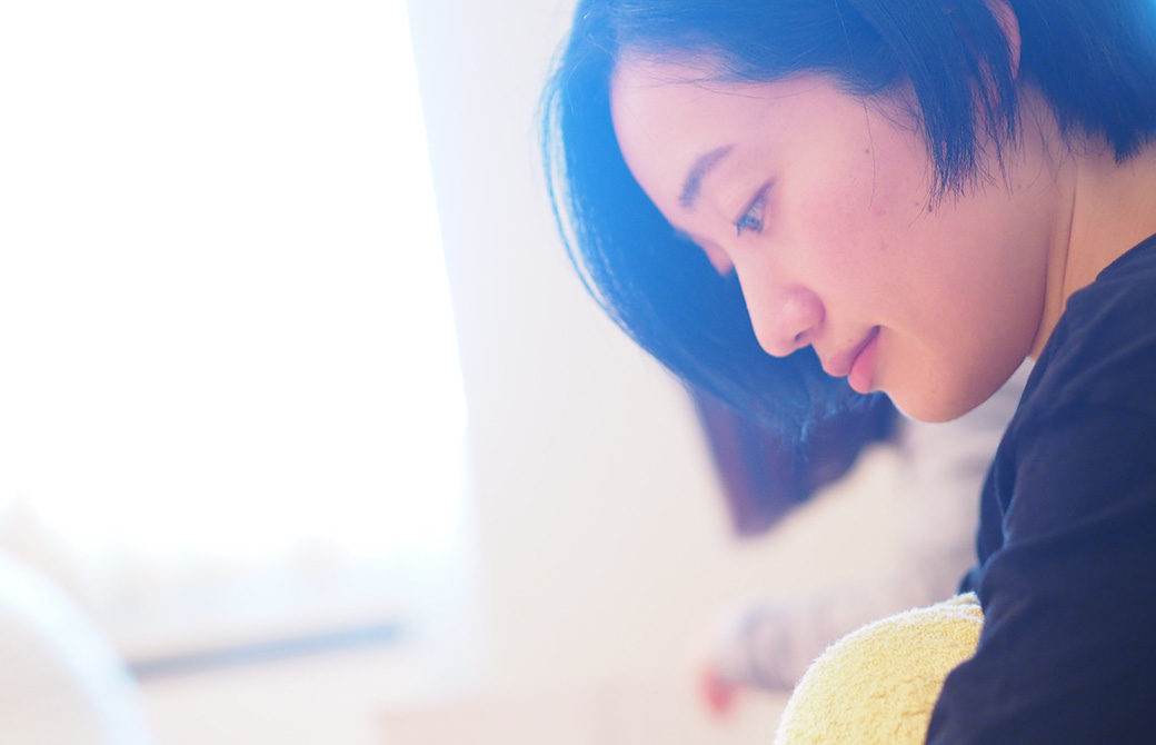 ハートオブヨガの勉強を一生懸命する生徒の様子