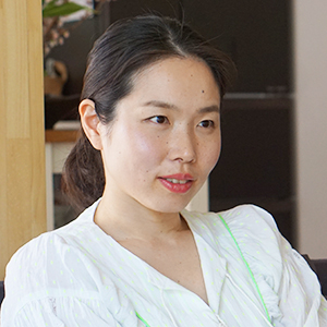 佐久間涼子先生が話している