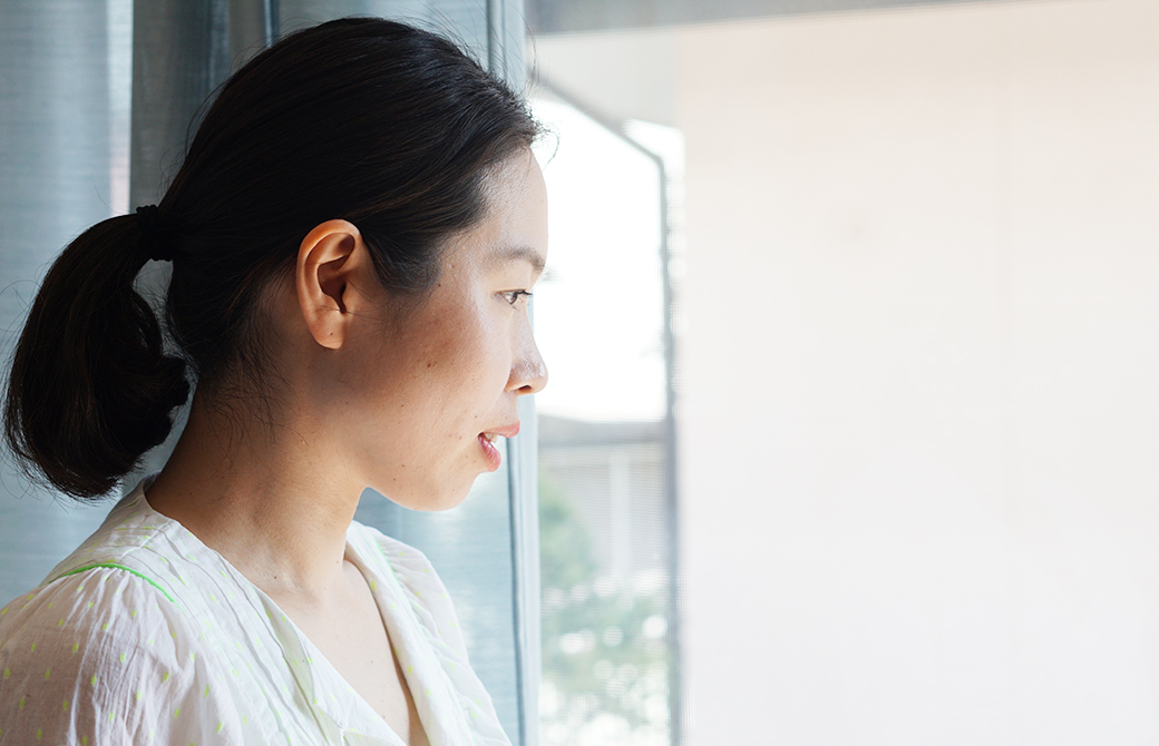 ヨガ講師佐久間涼子先生の横顔