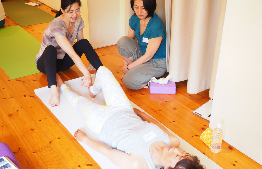 グループワークを楽しそうにおこなう生徒さん