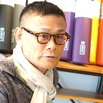 インタビューに答える内田かつのり先生