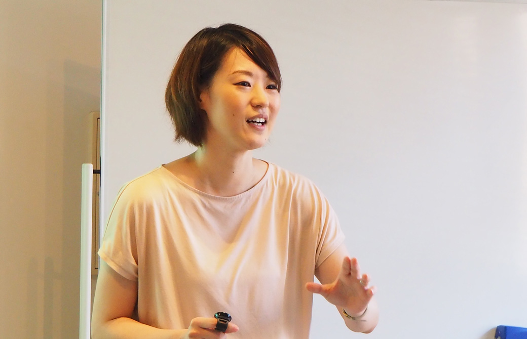 声の仕組みについて解説する高橋淳子先生