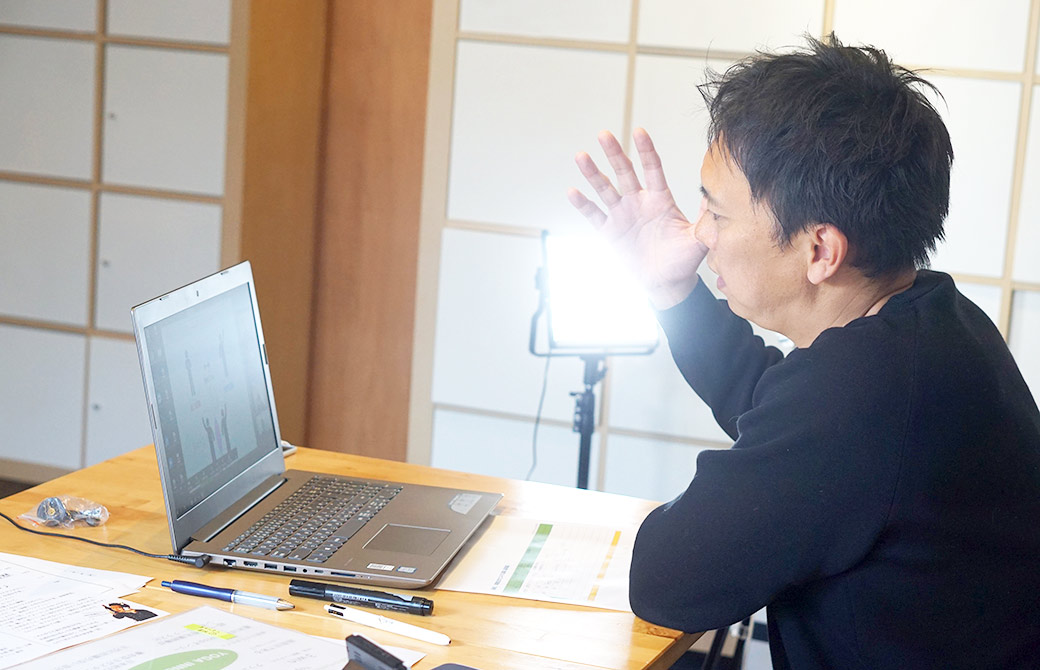 ビジネス講座をする酒造博明