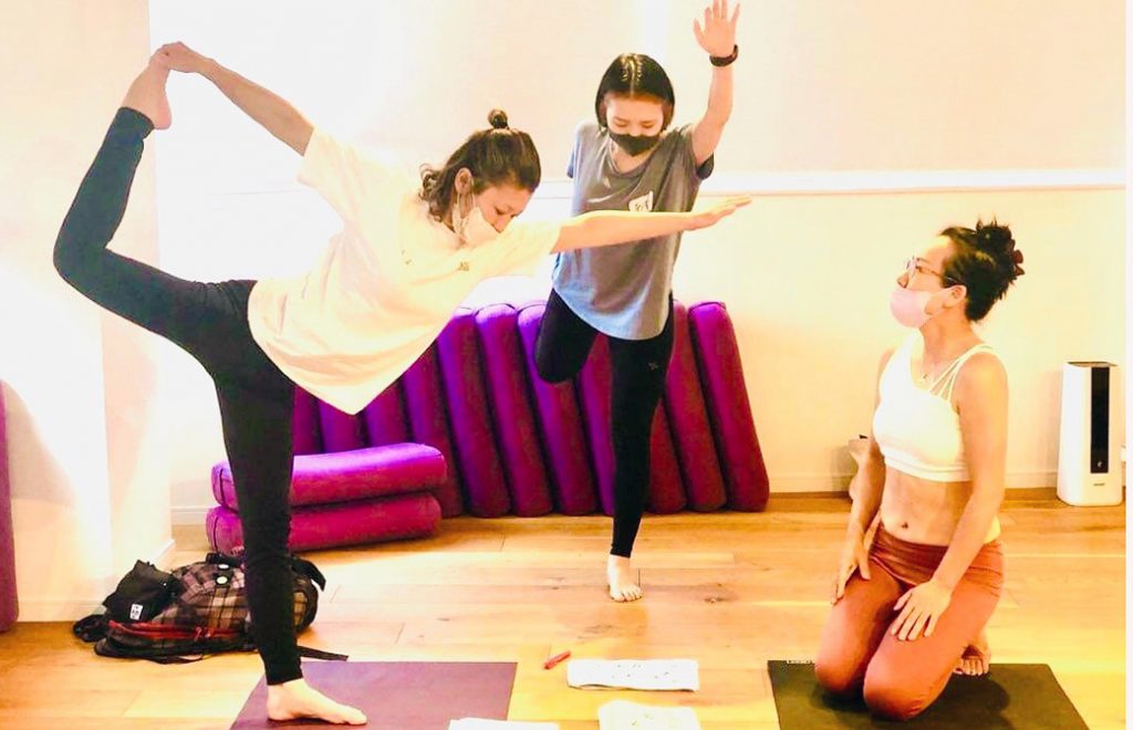 ヨガのアーサナで解剖学を学ぶ