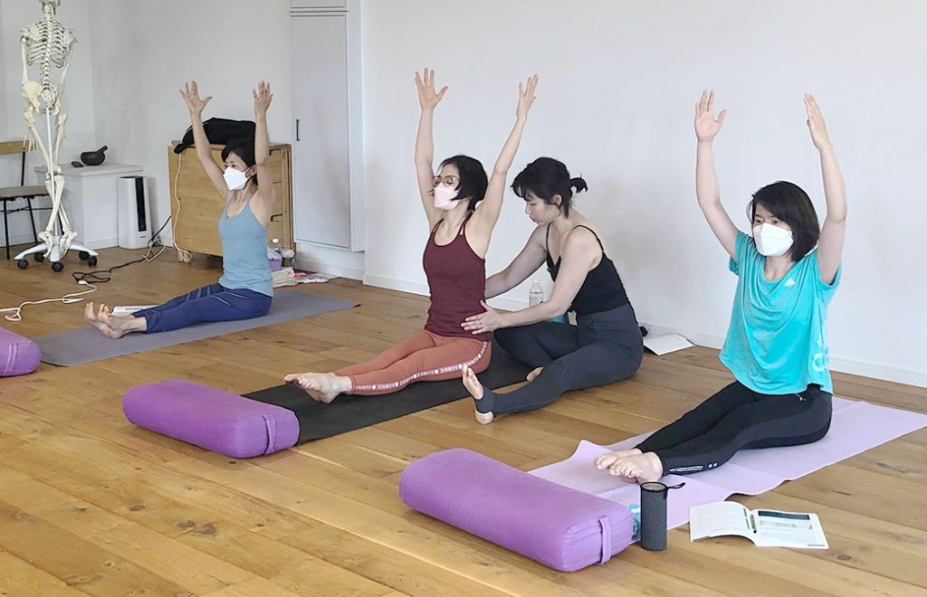 佐久間涼子の体幹メソッド「THE BASIC|ザ・ベーシック」の練習風景