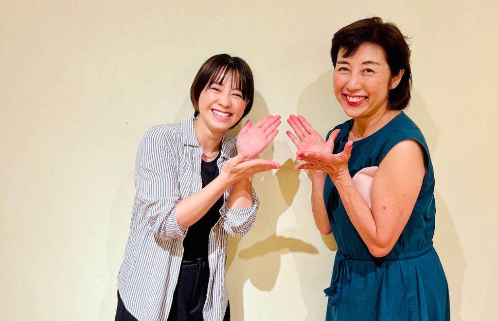 25ポーズ100の解決策 インタビュー記念写真