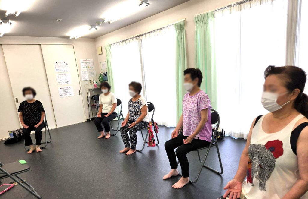 なかはらせつこ先生チェアヨガ指導風景④