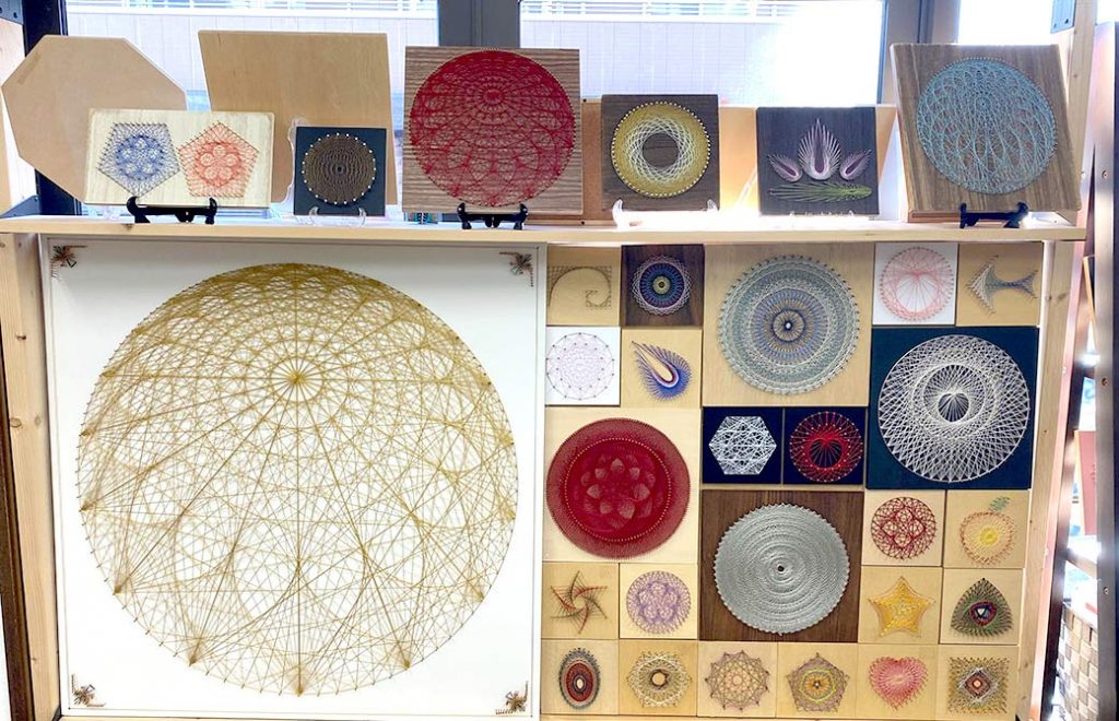 小林睦子先生の糸かけ作品